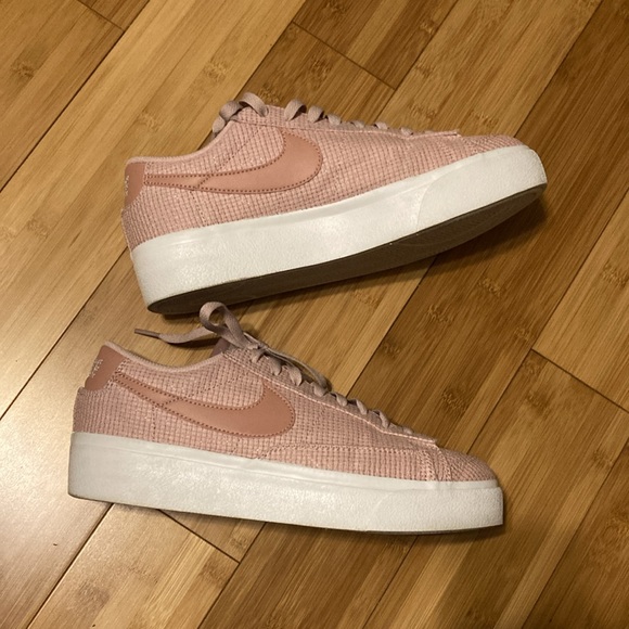 Nike Blazer Low Platform ESS Pink Oxford Summit/Rose Whisper Women’s Size 10 - Picture 4 of 9